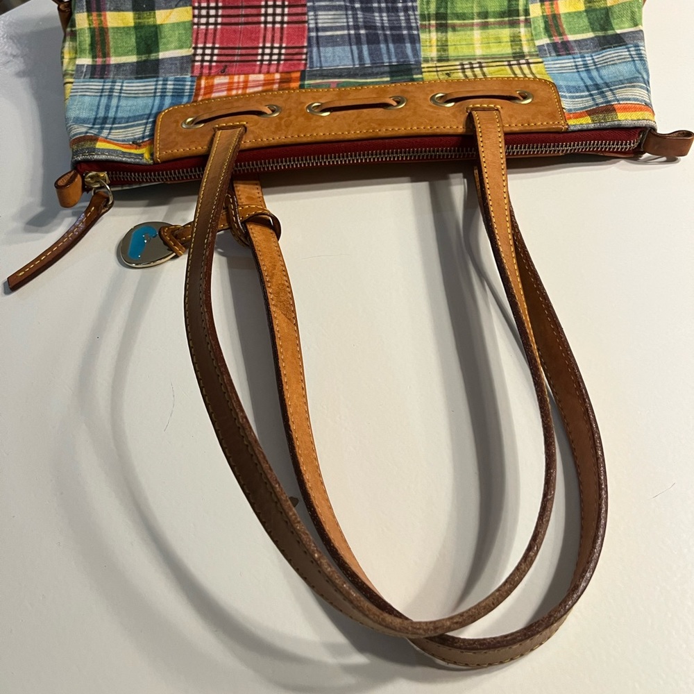 Light weight Dooney and Bourke Madrid print hand bag. EUC - Picture 5 of 9